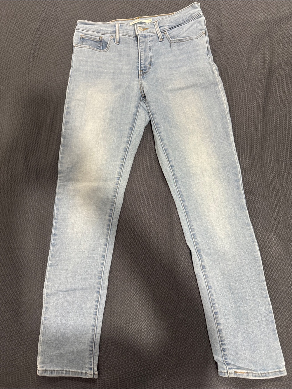 311 Shaping Skinny Levi’s Light Wash Women's Skinny Jeans 28 x 28